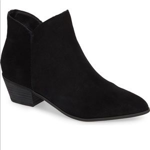Steve Madden black booties